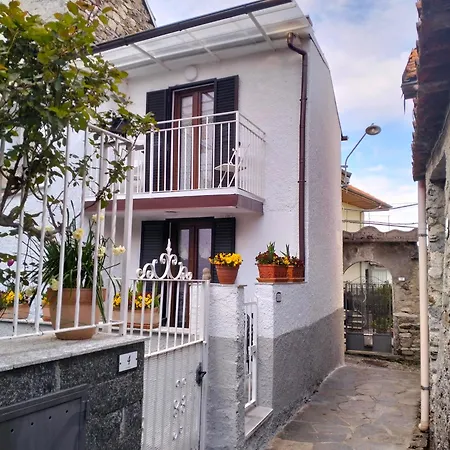Apartment Casa Pettirosso Oggebbio