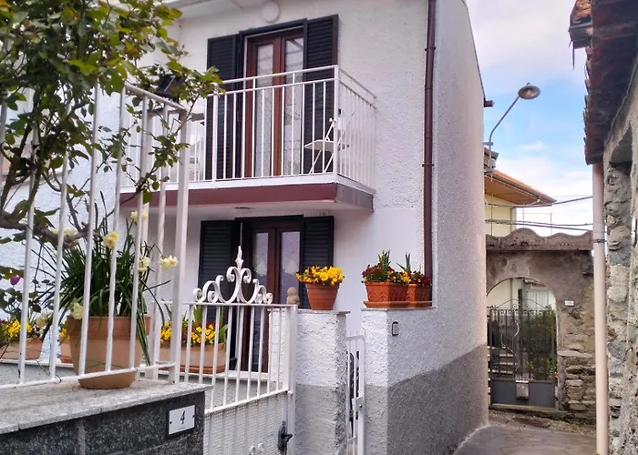 Apartment Casa Pettirosso Oggebbio